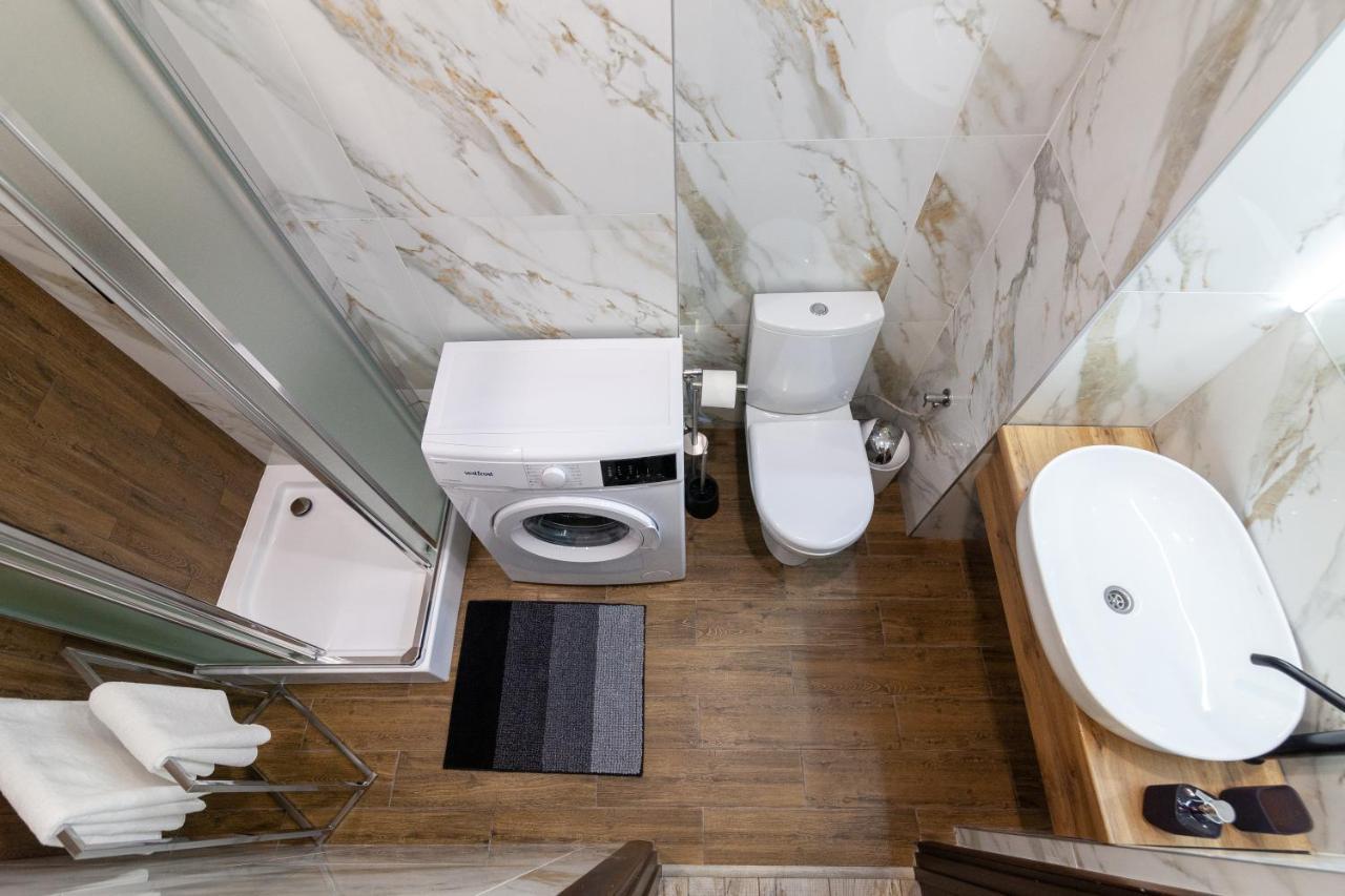 Alfa Apartments Kniazia Leva 2 Lviv Kültér fotó