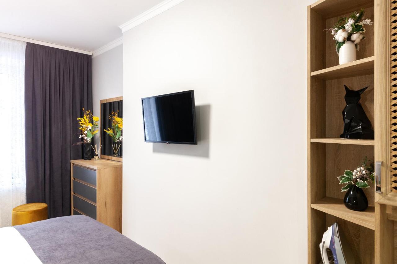 Alfa Apartments Kniazia Leva 2 Lviv Kültér fotó